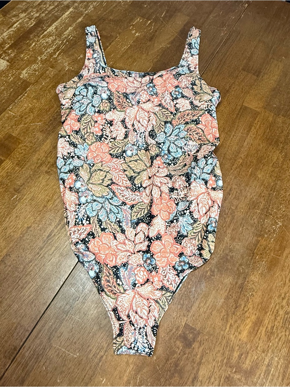 A Pea in the Pod Maternity Floral One Piece Swimsuit Size Large L Ruched